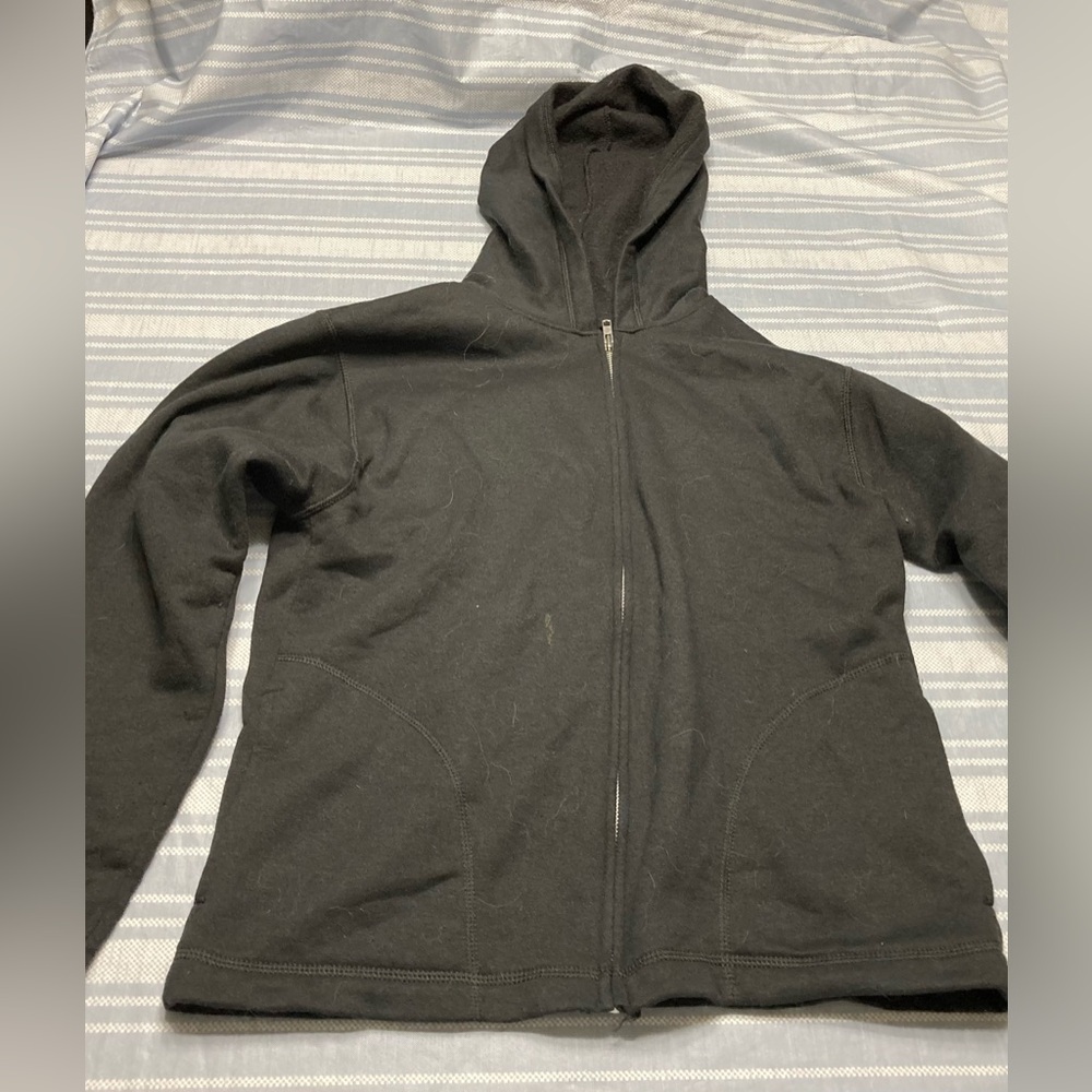 💛TODAY***$10***Hanes black zip-up hoodie.